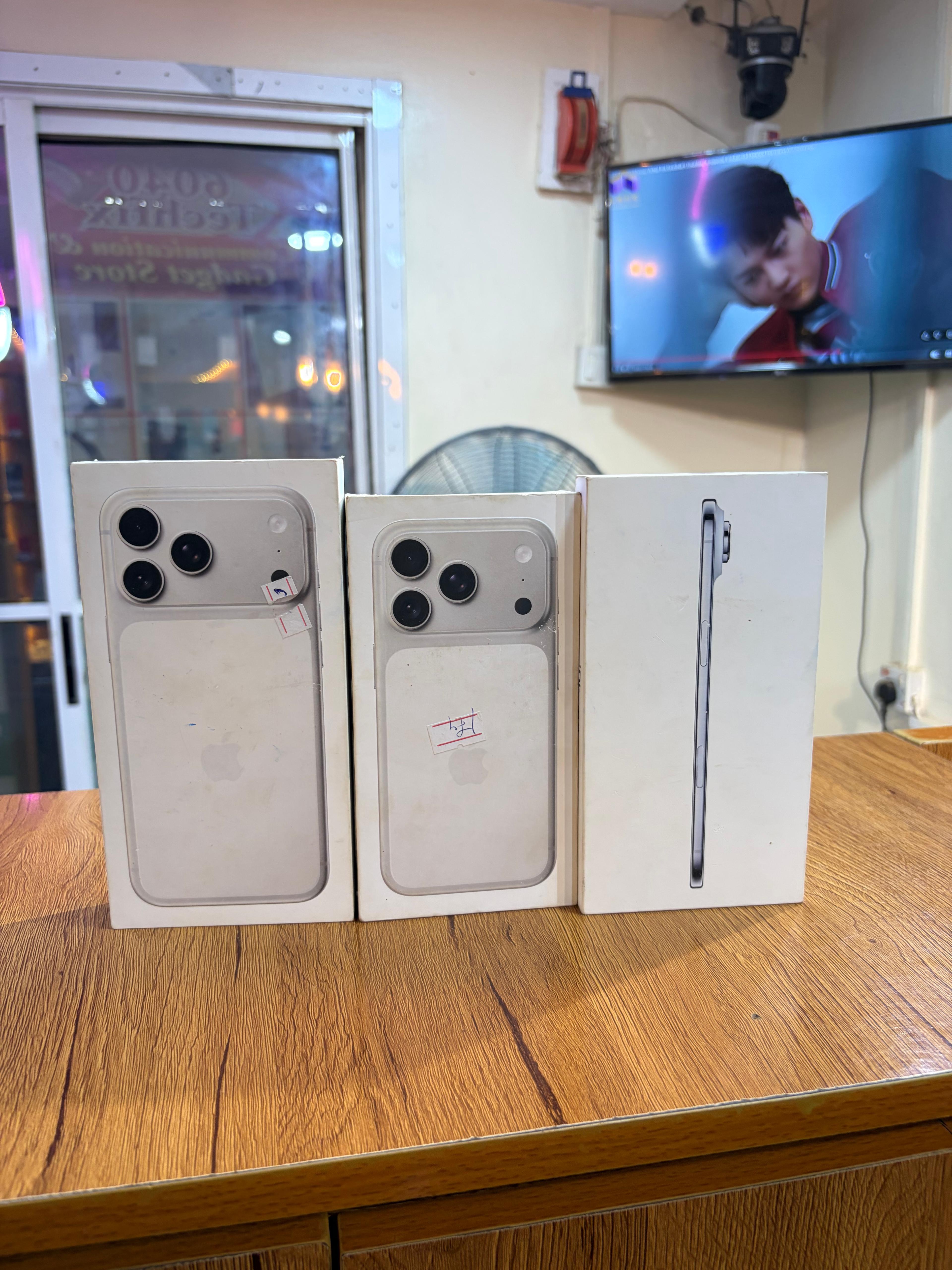 6040 Tech Fix & Gadget Store featured work 3